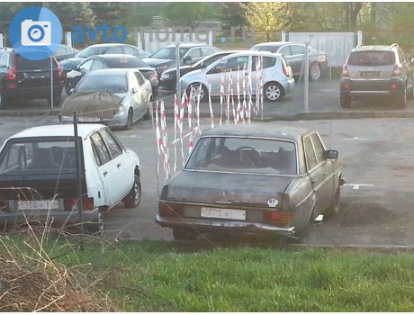 4679 HK, Mercedes-Benz E-Klasse