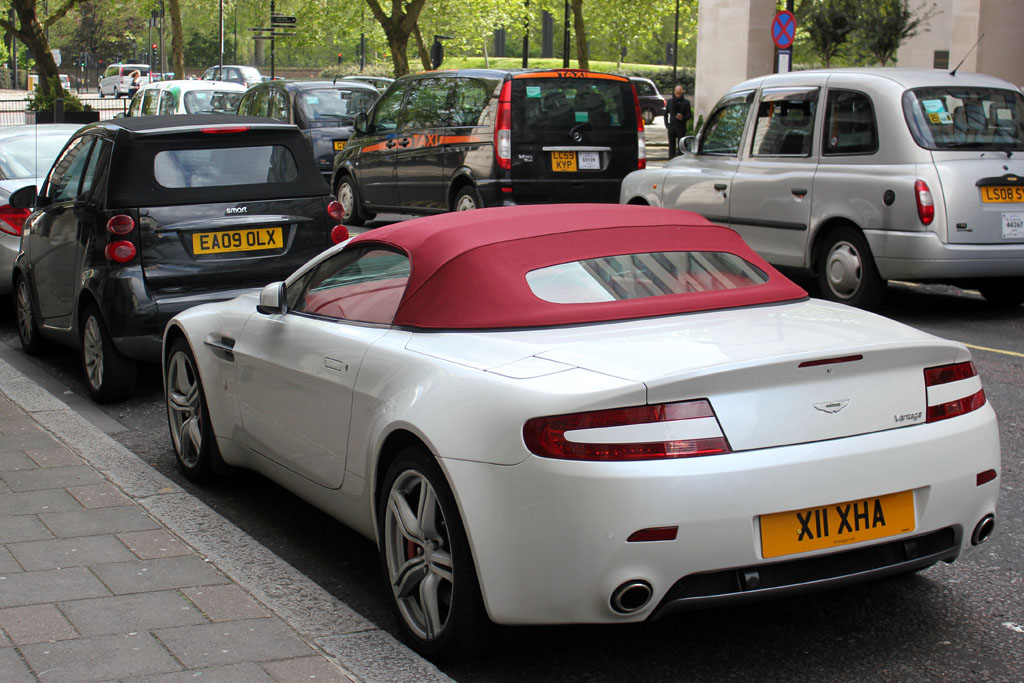 X11XHA, Aston Martin V8 Vantage 