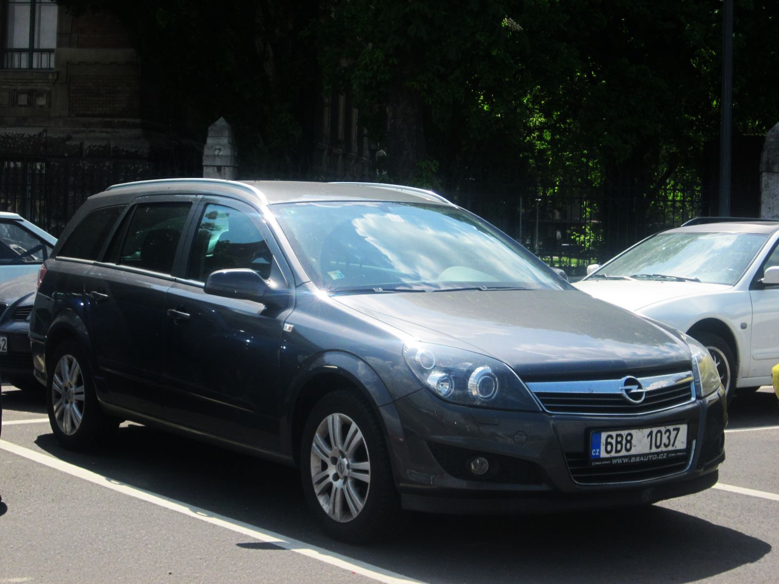 6B8 1037, Opel Astra 3rd gen Caravan Wagon (H; A04), 2004–2014