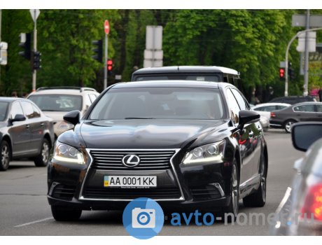AA 0001 KK, Lexus LS