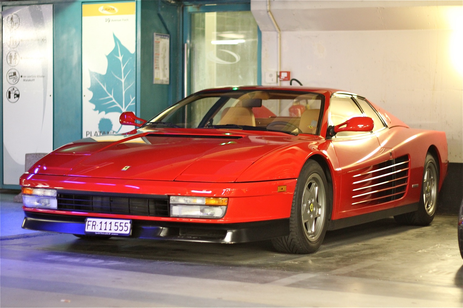 FR 111555, Ferrari Testarossa 1st gen (F110), 1984–1991