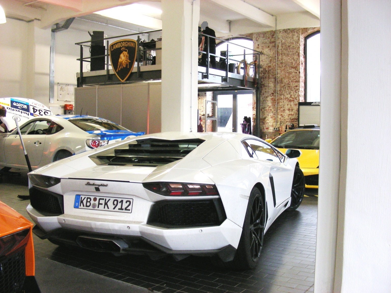 KB FK 912, Lamborghini Aventador LP700-4, 2011–2016