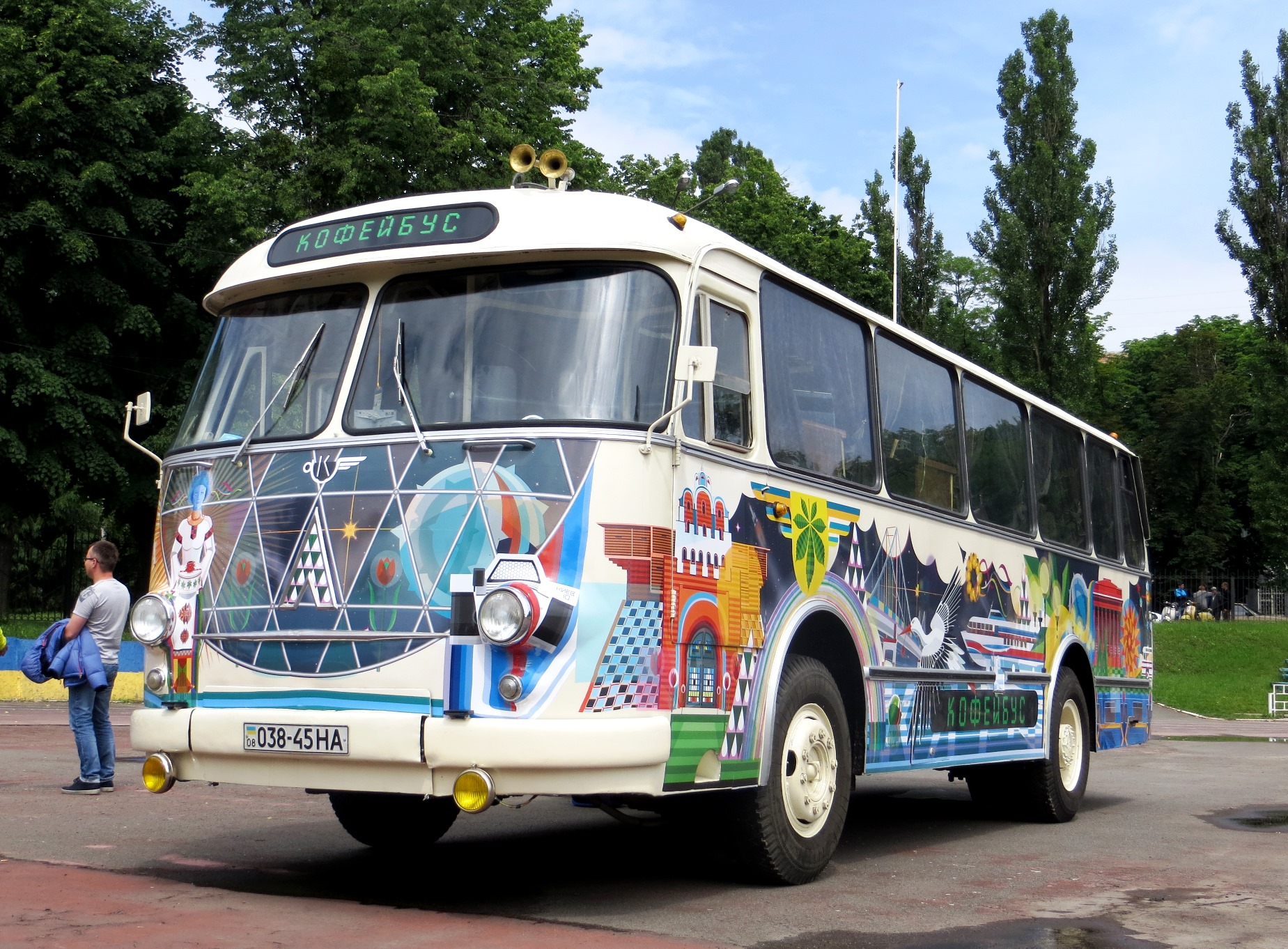 08 038-45 HA, LAZ 695 695М, 1969–1976