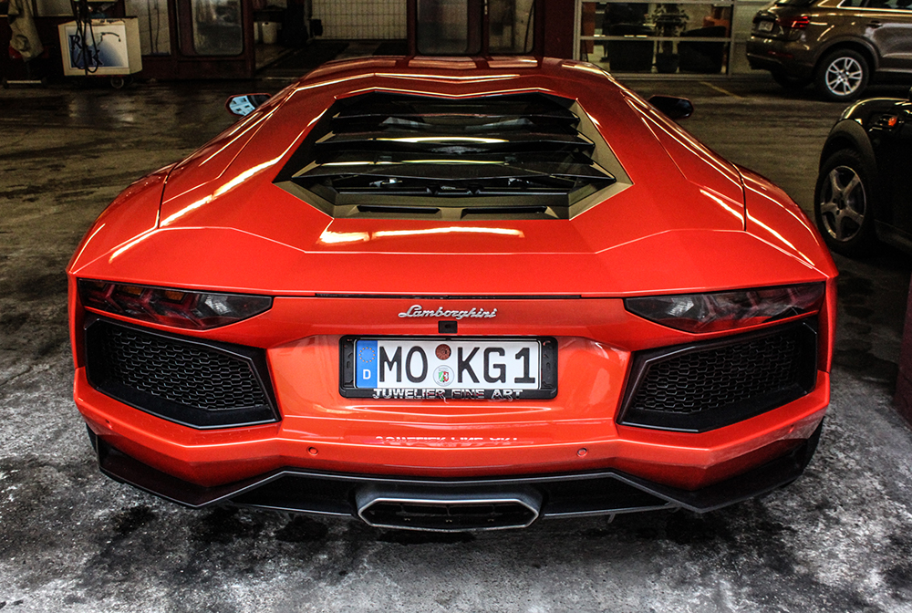 MO KG 1, Lamborghini Aventador LP700-4, 2011–2016
