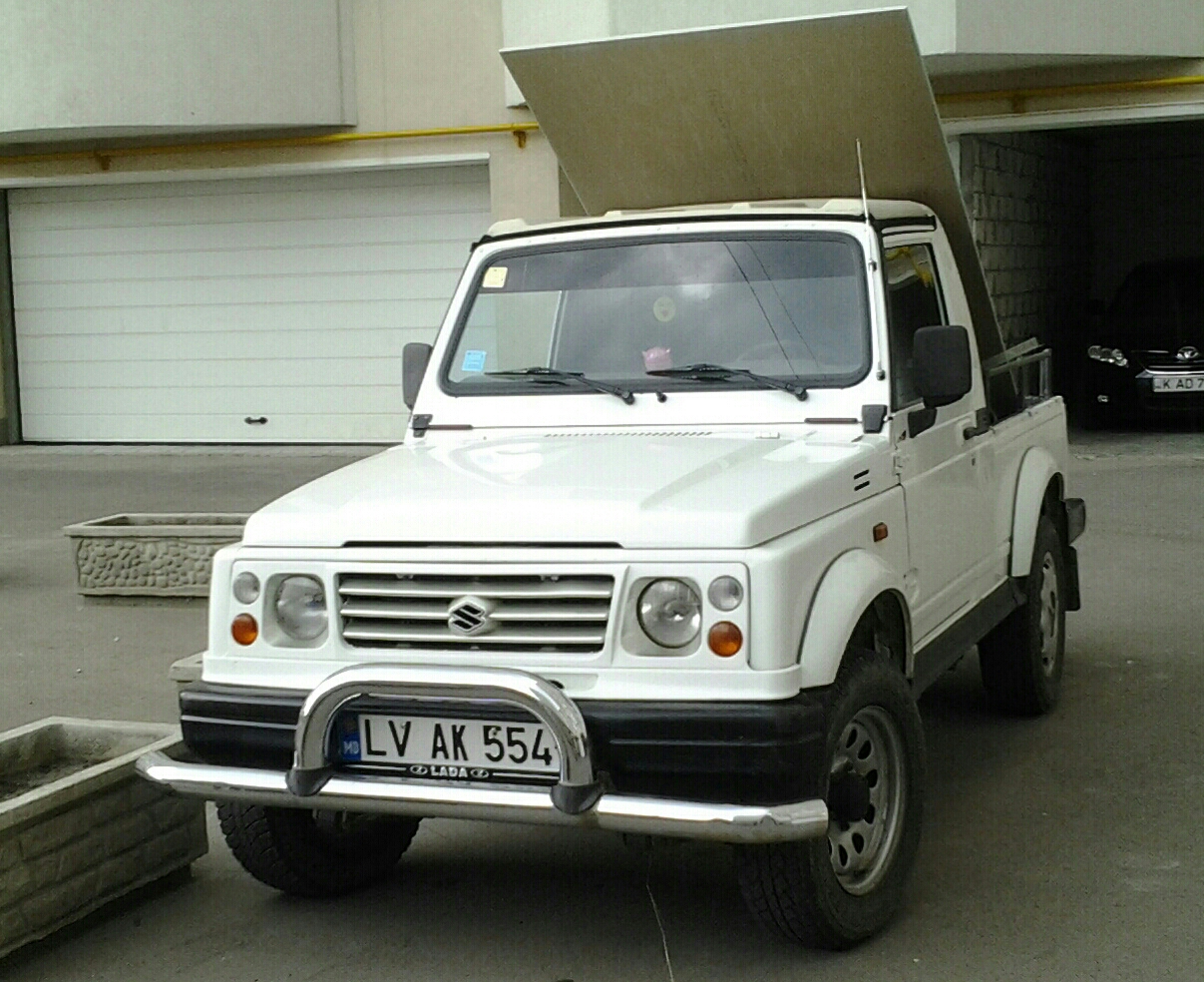 LV AK 554, Suzuki Samurai 1st gen (JA51), 1984–1997