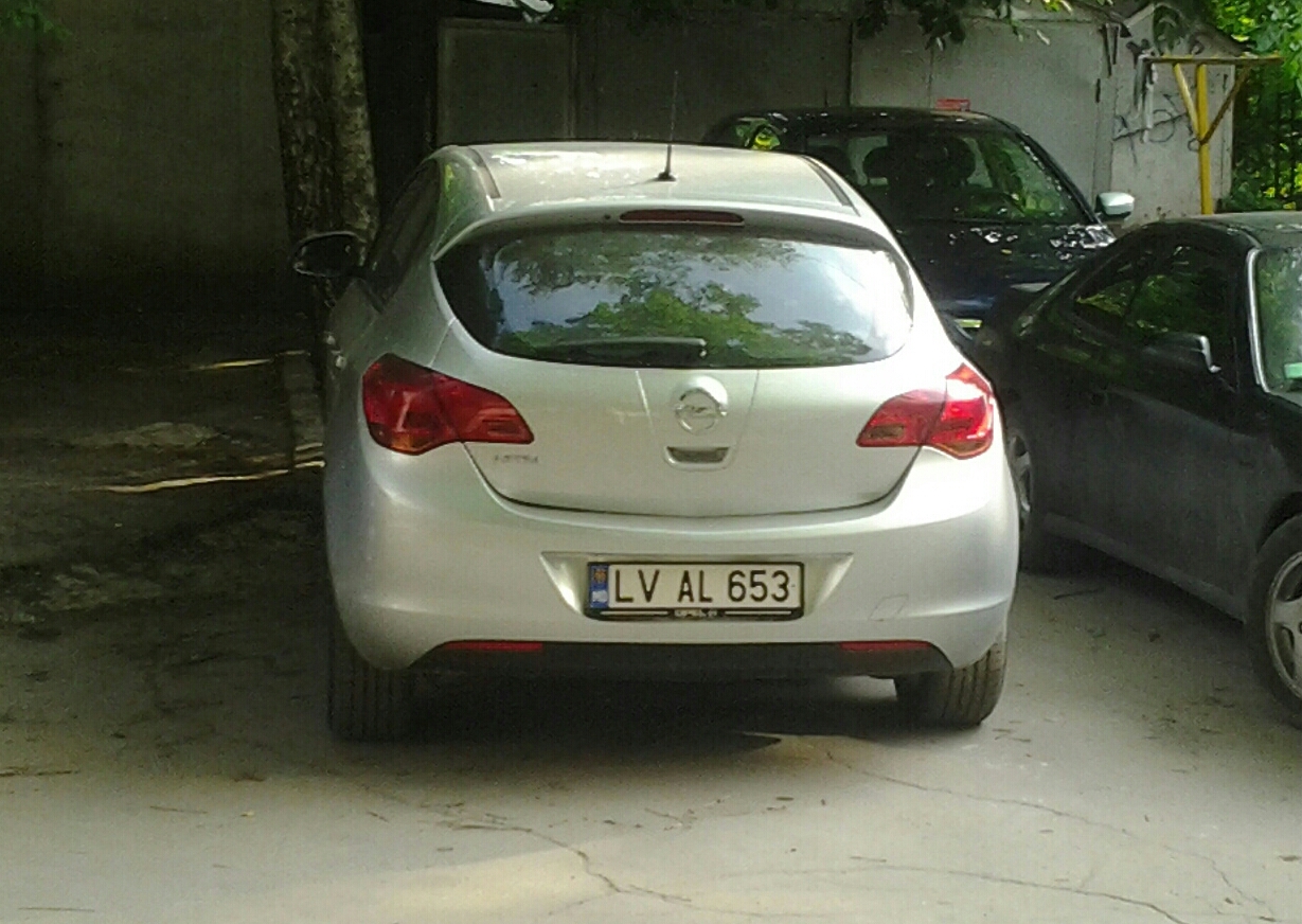 LV AL 653, Opel Astra 4th gen Hatch (J; P10), 2009–2015