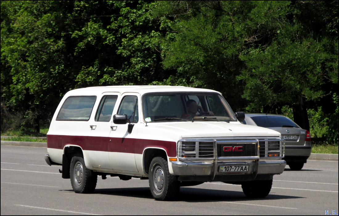 04 107-77 AA, GMC Suburban 7th gen, 1972–1991
