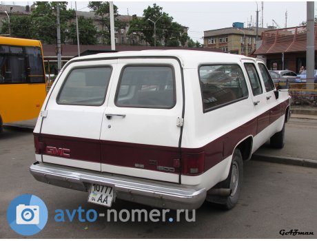 04 107-77 AA, GMC Suburban