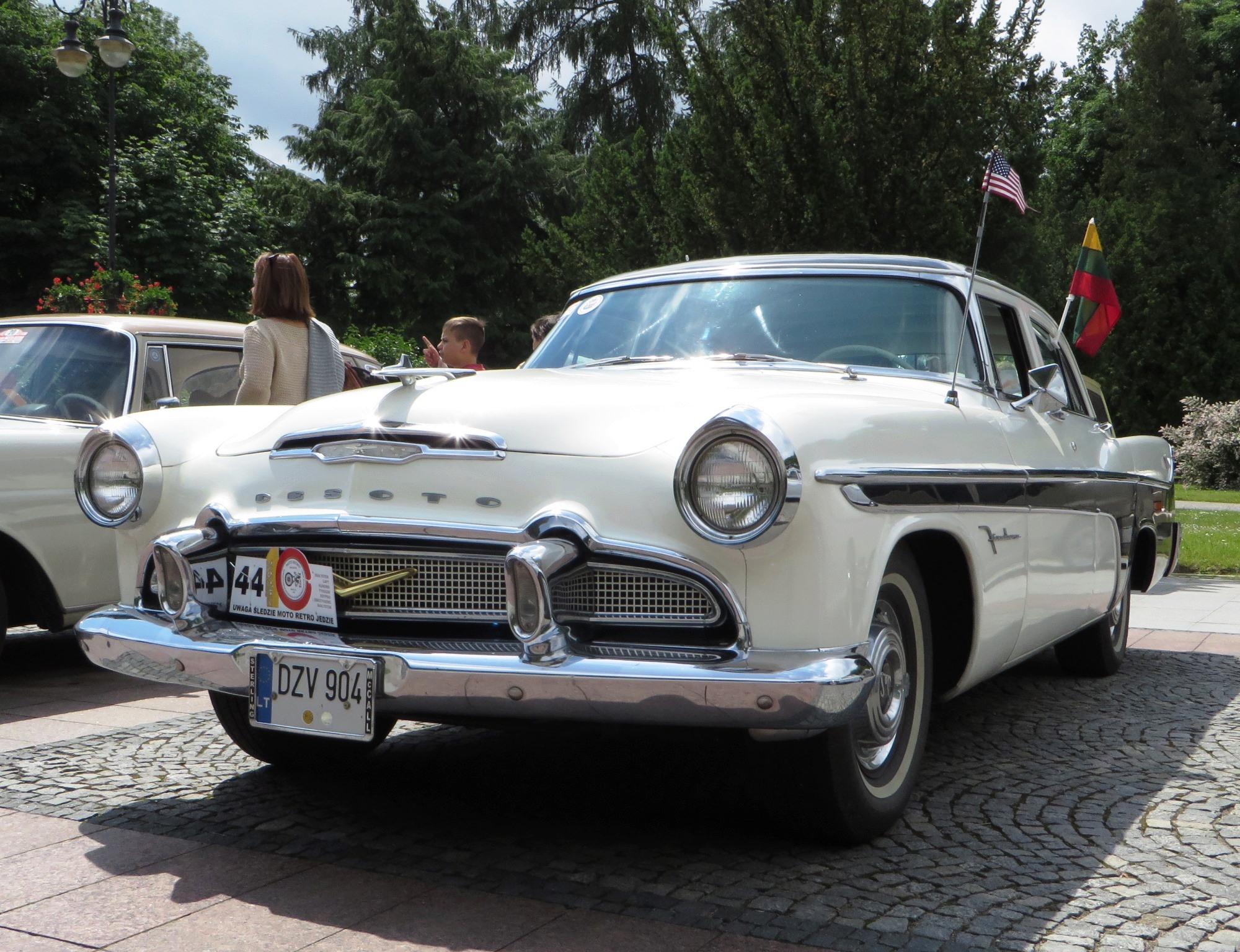 DZV 904, DeSoto Fireflite 