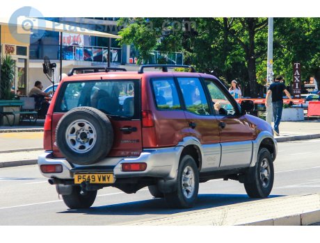 P549 VWY, Nissan Terrano II