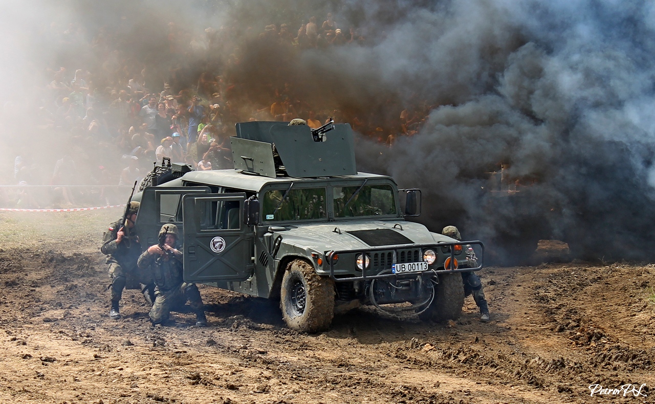 UB 00113, AM General HMMWV 4-door, 1983–2016