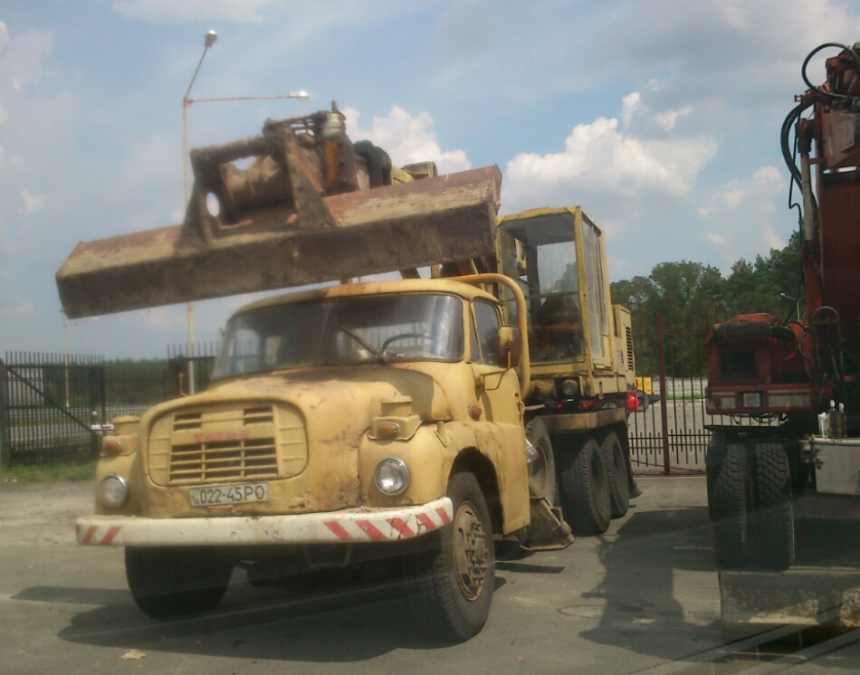 18 022-45 PO, Tatra 148 