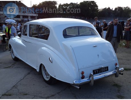 YYJ 884, Vanden Plas Princess