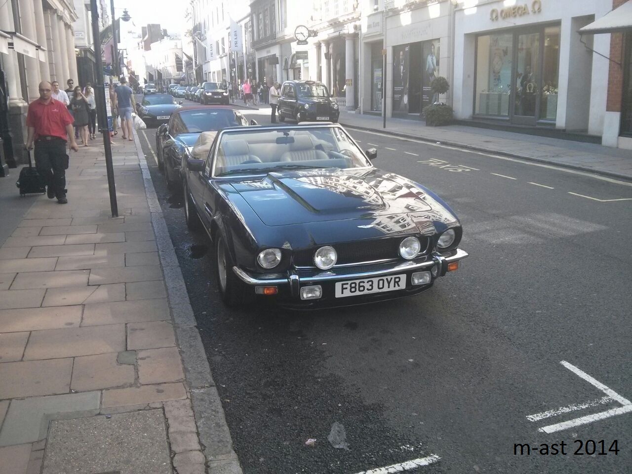 F863OYR, Aston Martin V8 Volante 