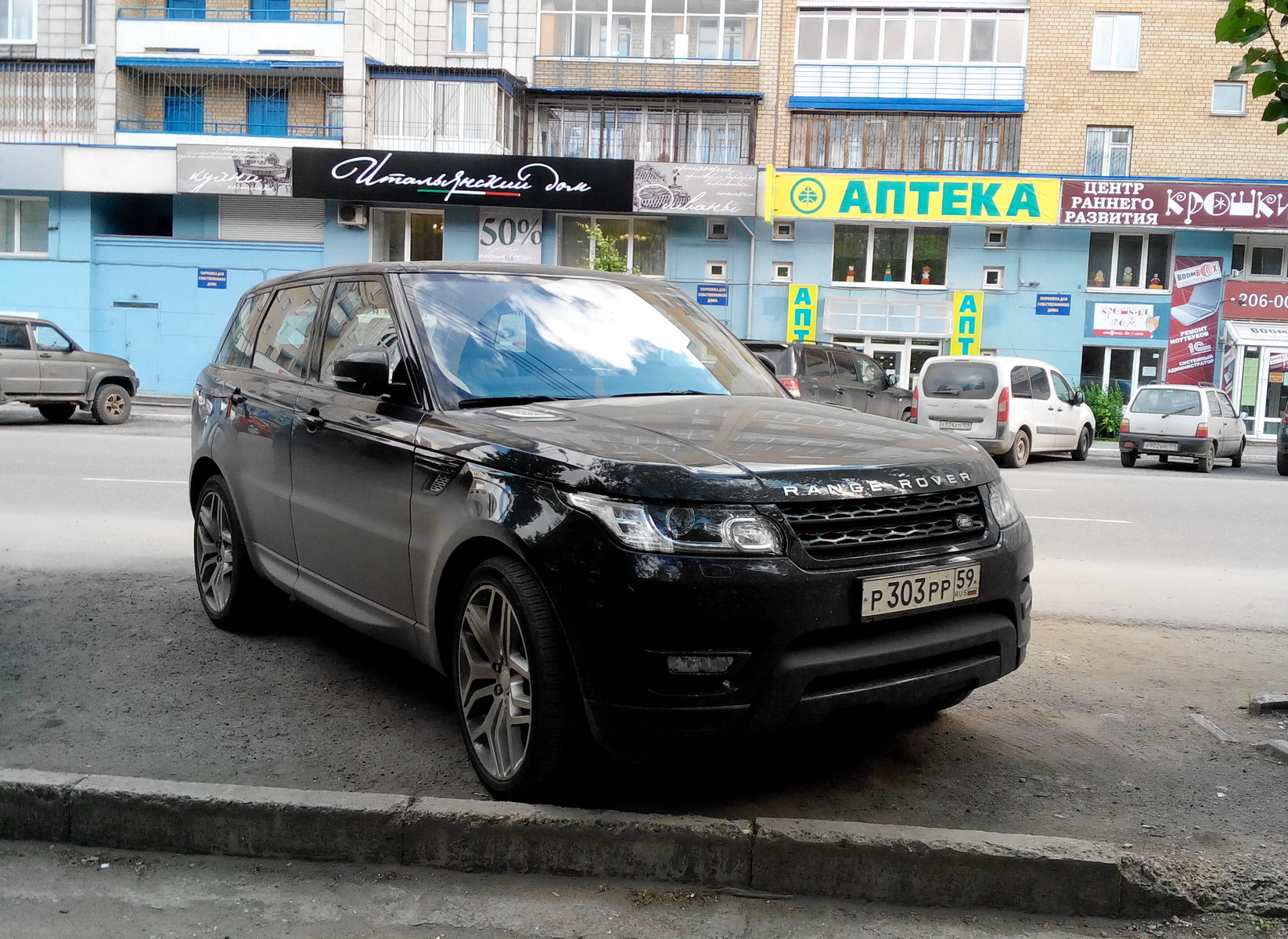 10 регион петрозаводск. Рендж Ровер гос номер е832вт 198. Range Rover Петрозаводск регион 10. Рэндж Ровер Рязань номера 112. Госномер е666ро 21.