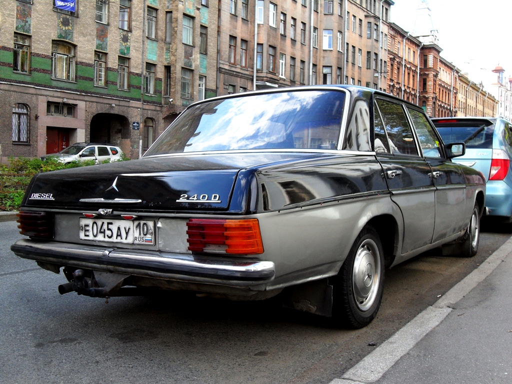 е 045 ау 10, Mercedes-Benz E-Klasse 200–280 Sedan (W114/W115), 1967­–1976