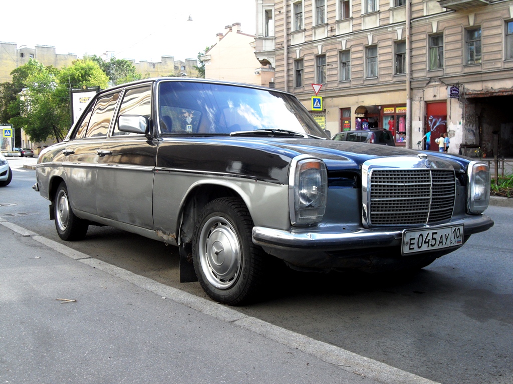 е 045 ау 10, Mercedes-Benz E-Klasse 200–280 Sedan (W114/W115), 1967­–1976