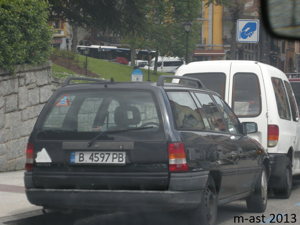 B 4597 PB, Opel Astra 1st gen Caravan Wagon (F; T92), 1991–1998 (–2002 for Eastern Europe)