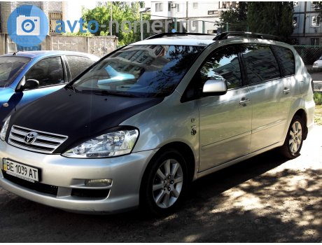 BE 1039 AT, Toyota Avensis Verso