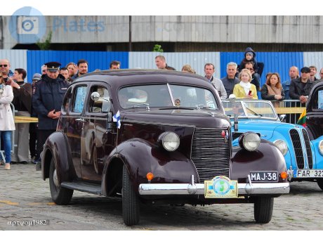 MAJ-38, Studebaker Commander