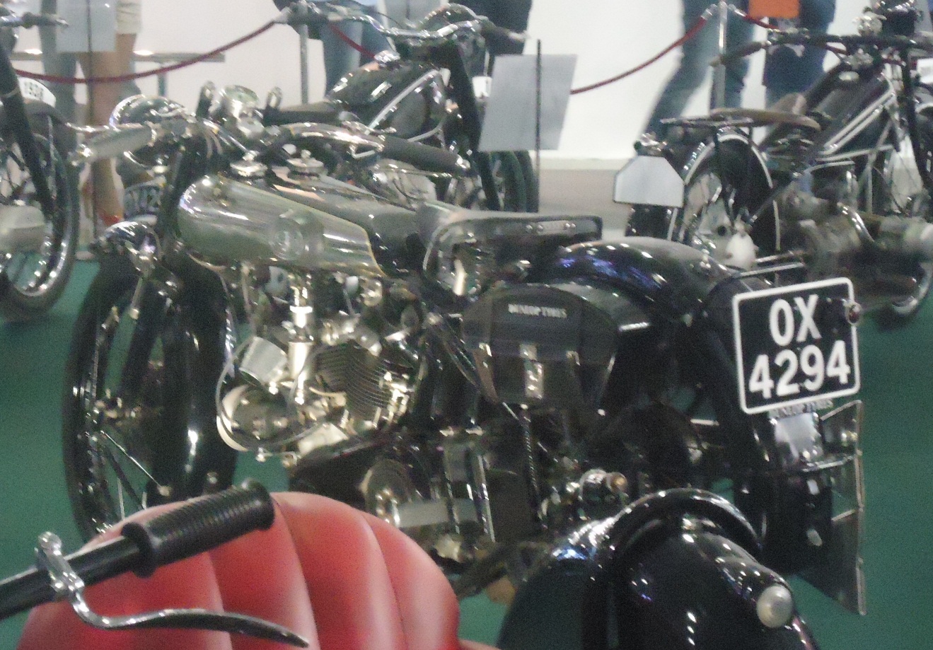 OX4294, Brough Superior SS100 