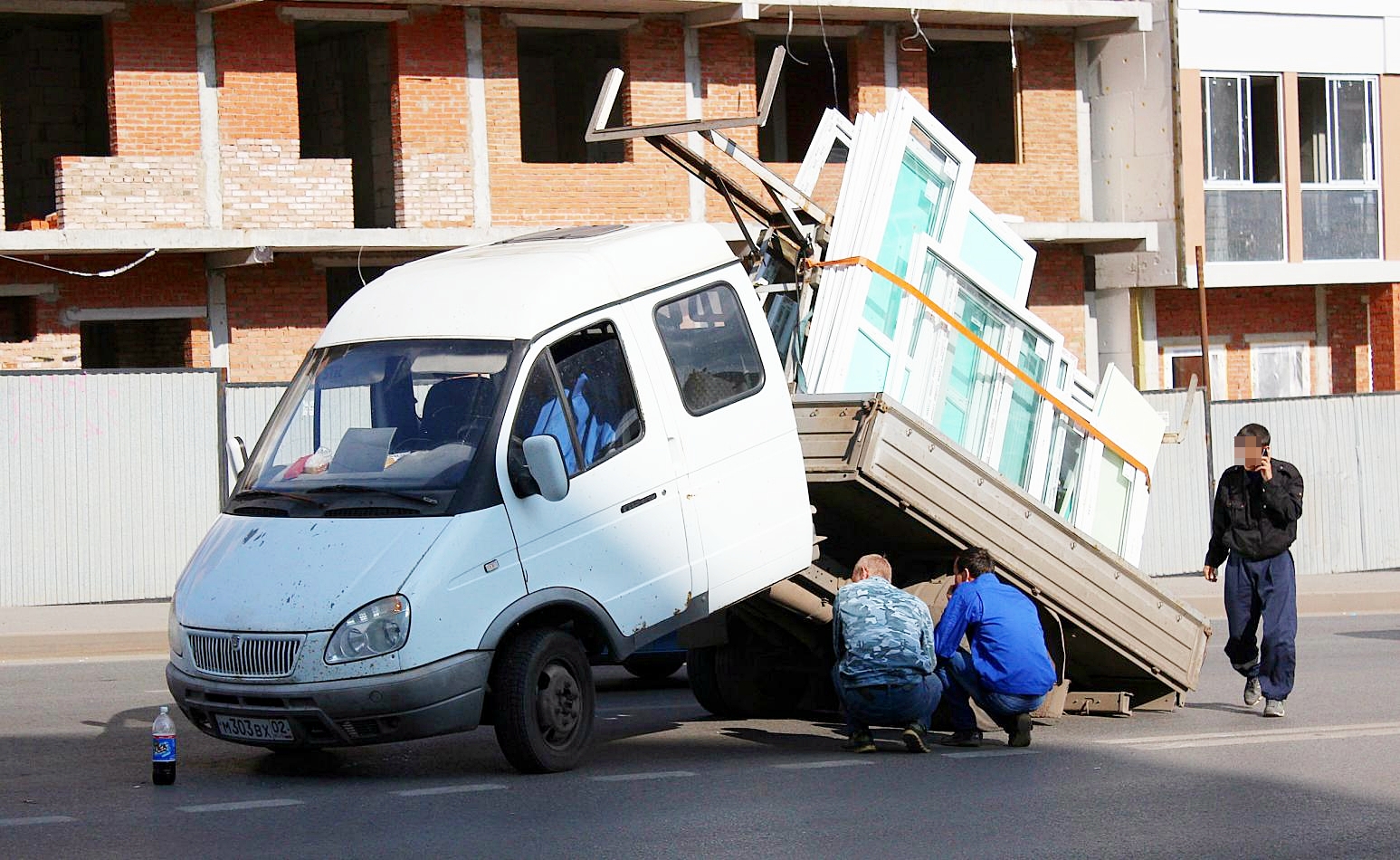 Газель сломалась на пополам