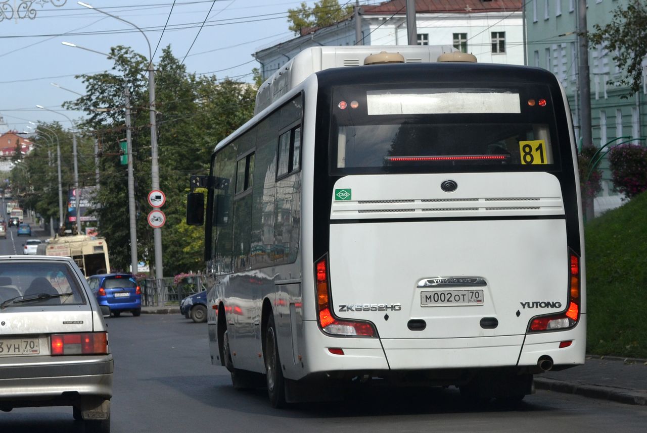м 002 от 70, Yutong ZK6852H 