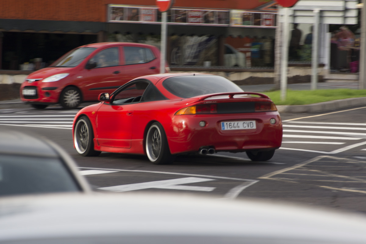 Mitsubishi Eclipse вид спереди