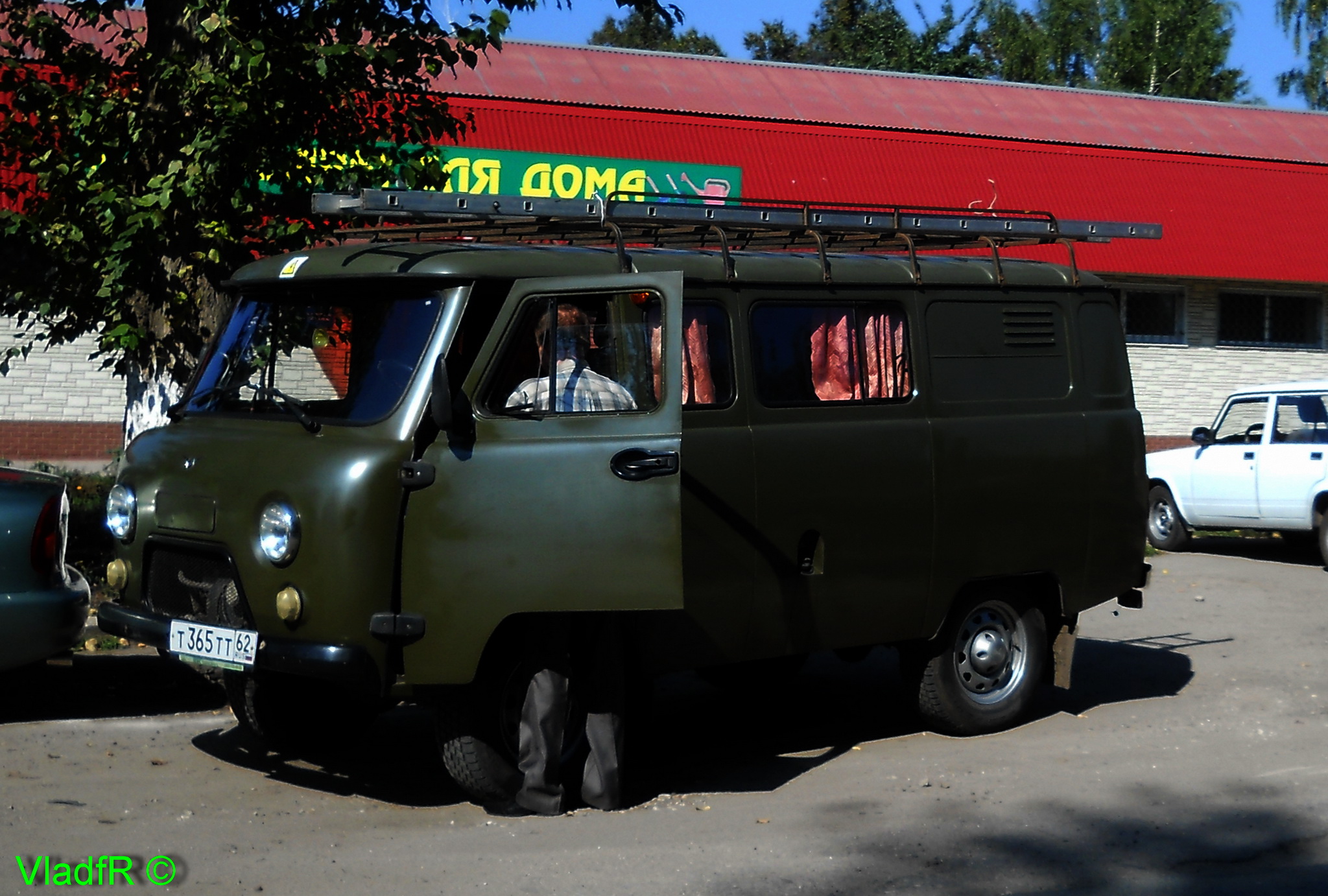 т 365 тт 62, UAZ 452 3909 Combi Van, 1996–