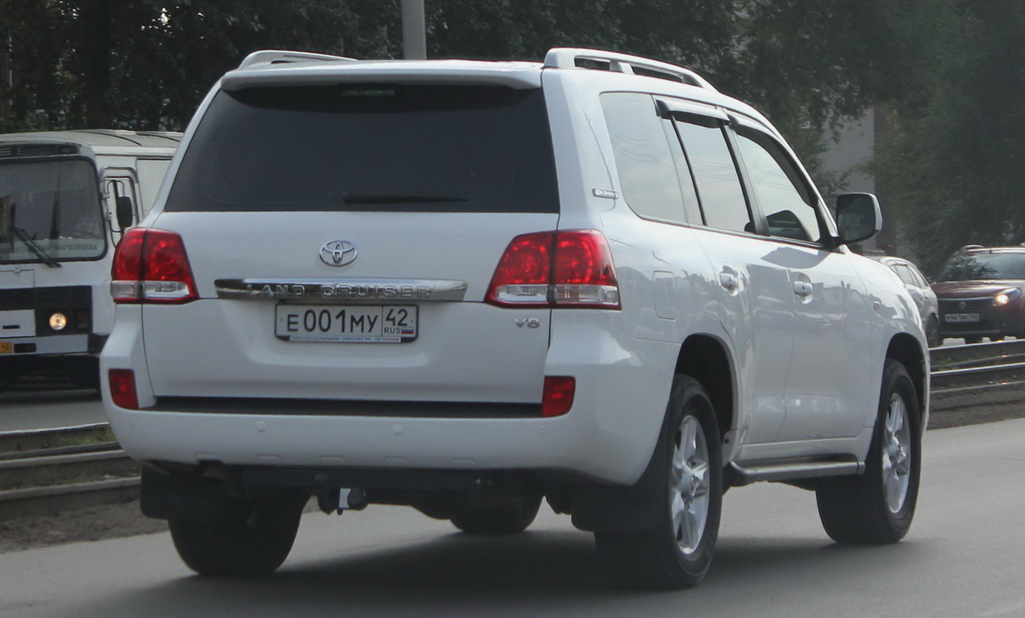 е 001 му 42, Toyota Land Cruiser 200 (J200), 2007–2011