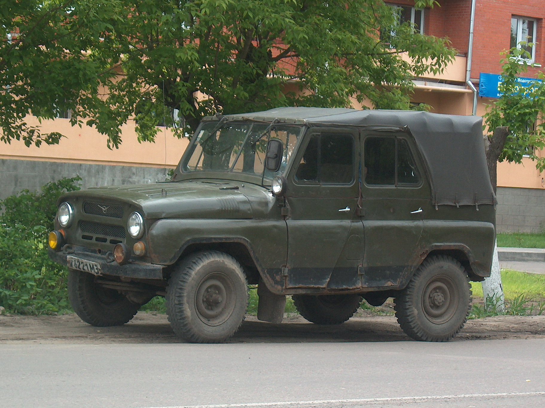 Машина УАЗ 469