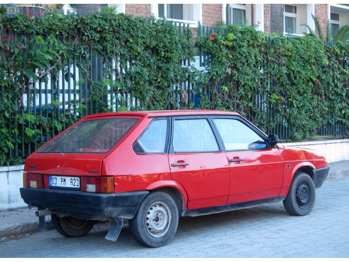 03 PM 823, Lada (VAZ) 2109 2109 Спутник (Samara/Forma/Sputnik), 1987–2004 (–2011 for others)