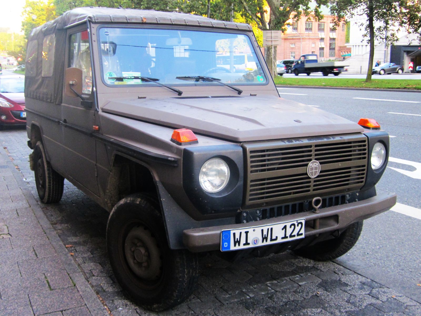 WI WL 122, Steyr Daimler-Puch G-Klasse Pickup (W460/W461), 1979–2000
