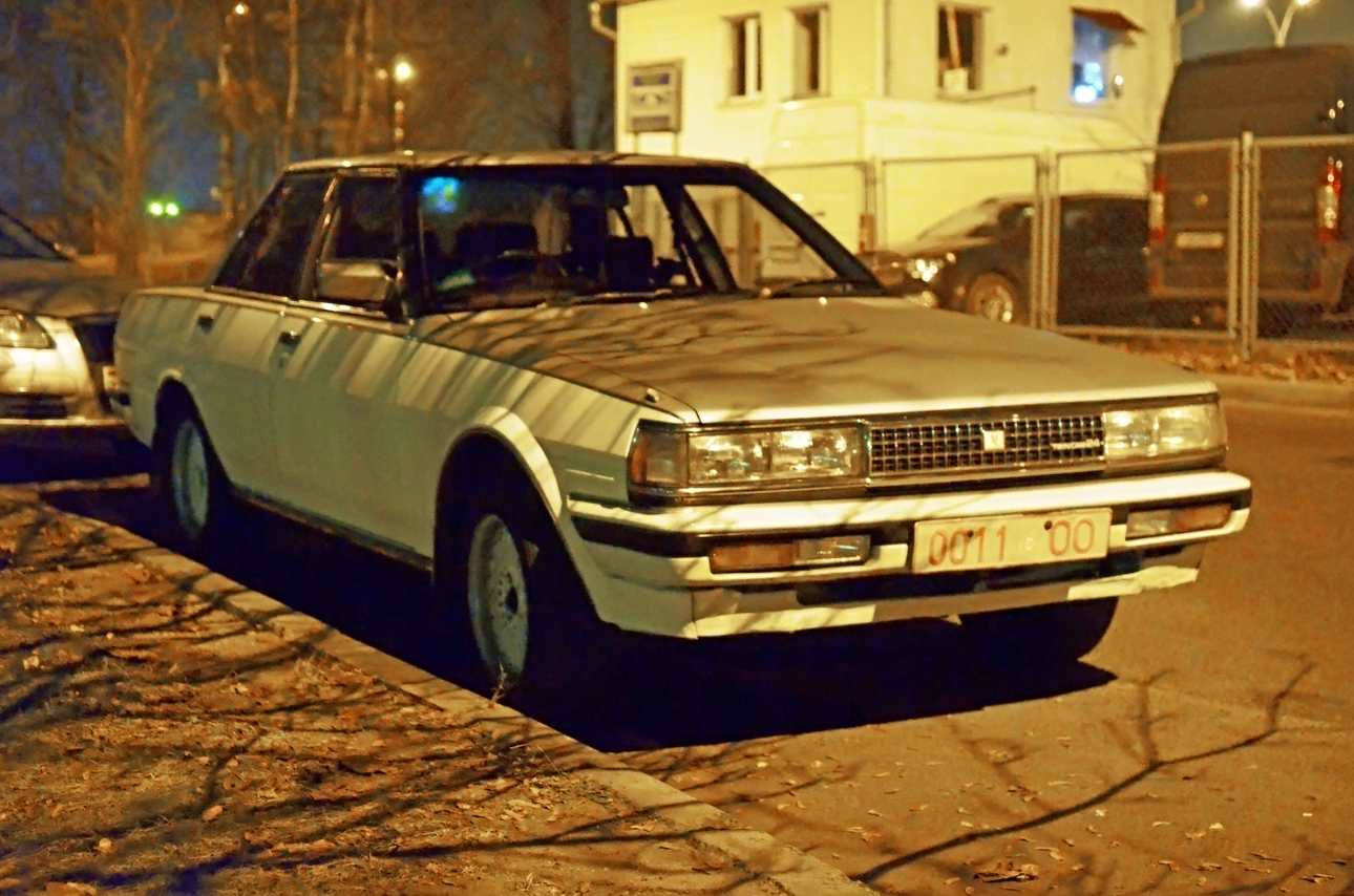 0011 OO, Toyota Cresta 2nd gen (X70), 1984–1988