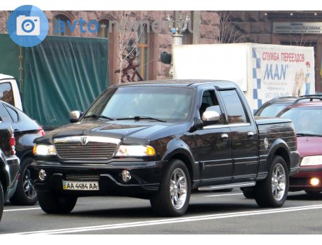 AA 4484 AA, Lincoln Blackwood
