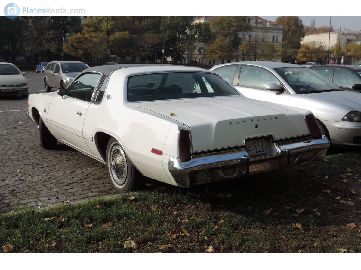 OT 32-43, Plymouth Fury 7th gen 1975/1976 2-door Hardtop Coupé (23; B-body), 1974–1976