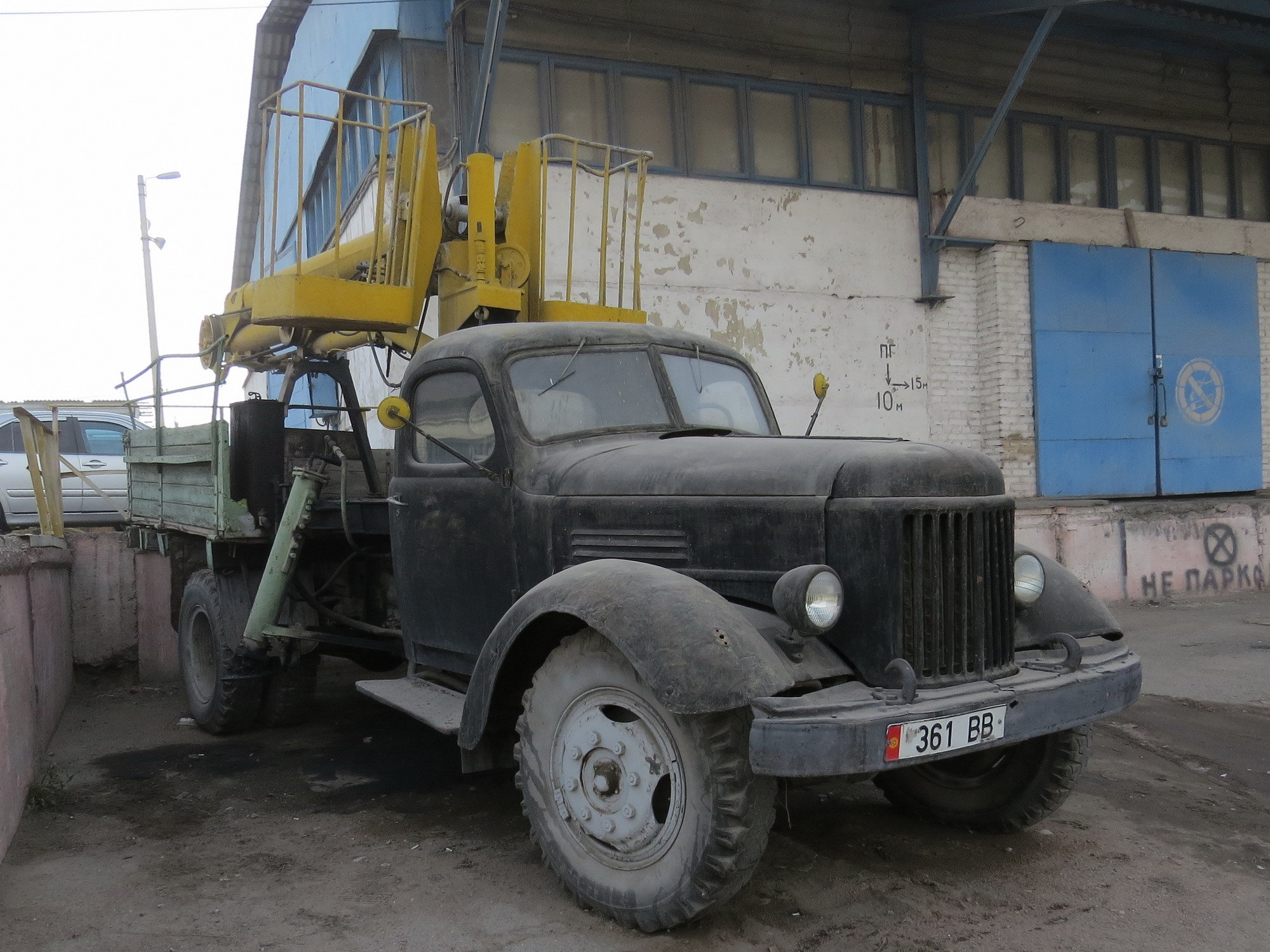 361 BB, ZIL 164 