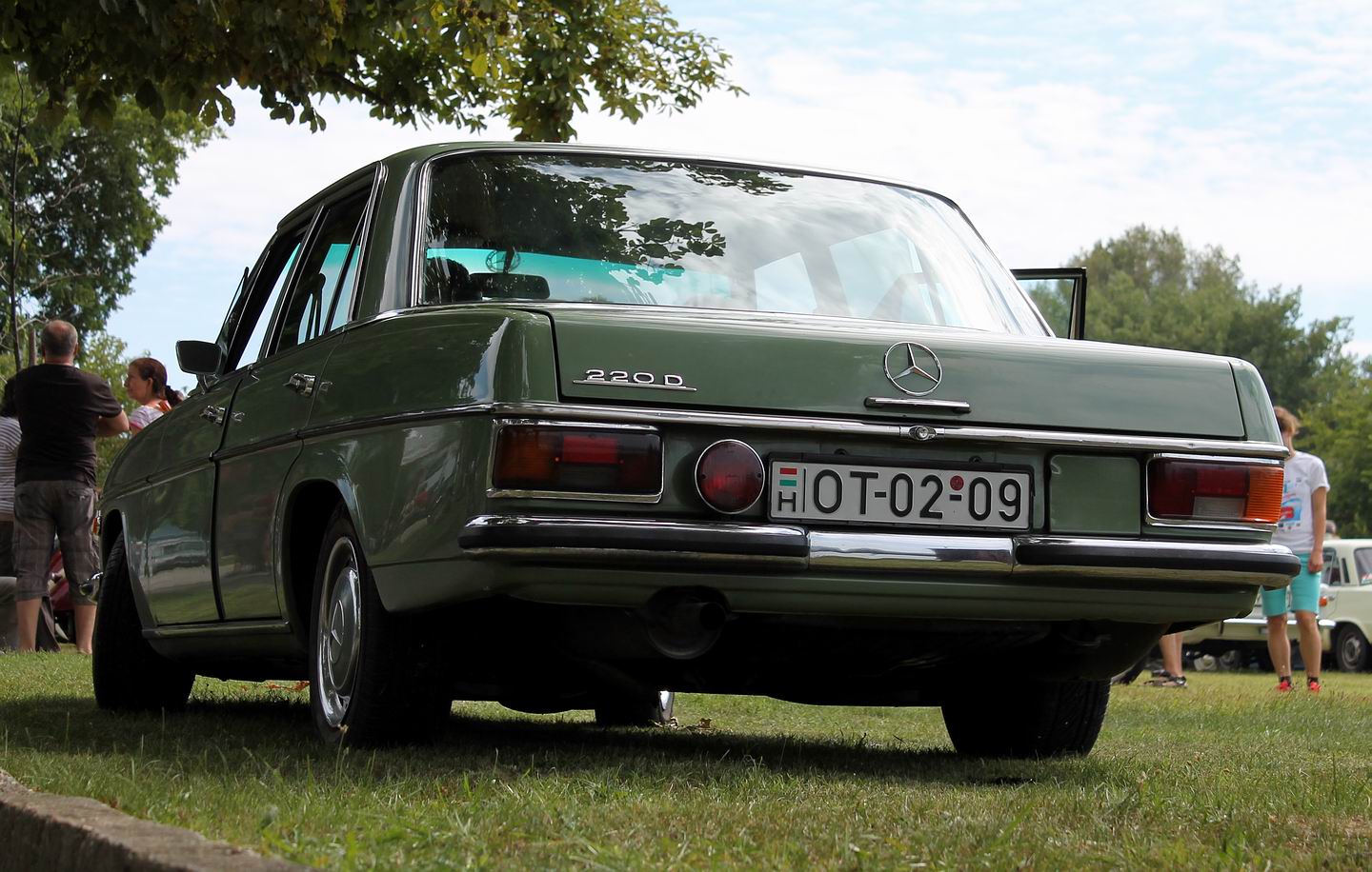 OT 02-09, Mercedes-Benz E-Klasse 200–280 Sedan (W114/W115), 1967­–1976