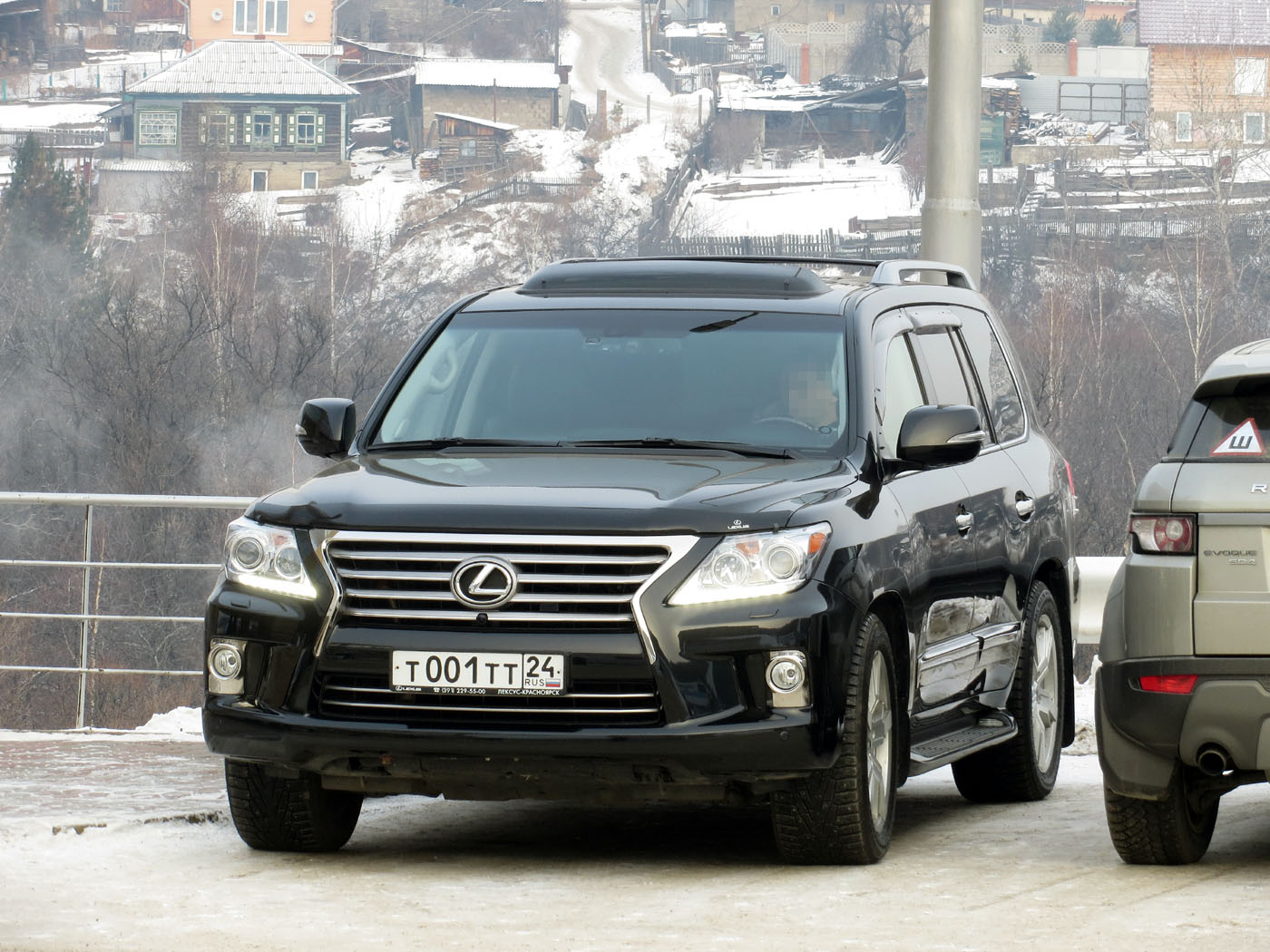 т 001 тт 24, Lexus LX 