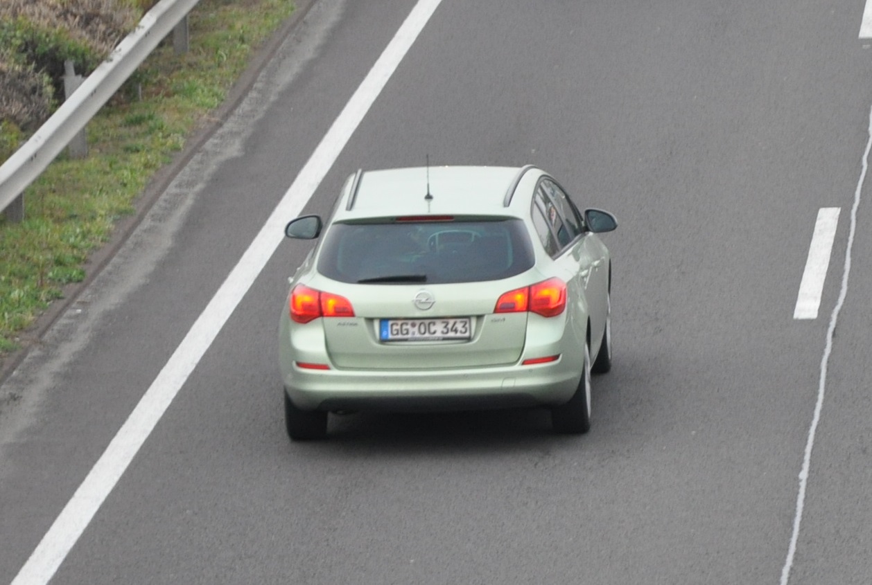 GG OC 343, Opel Astra 4th gen Sports Tourer (J; P10), 2010–2015