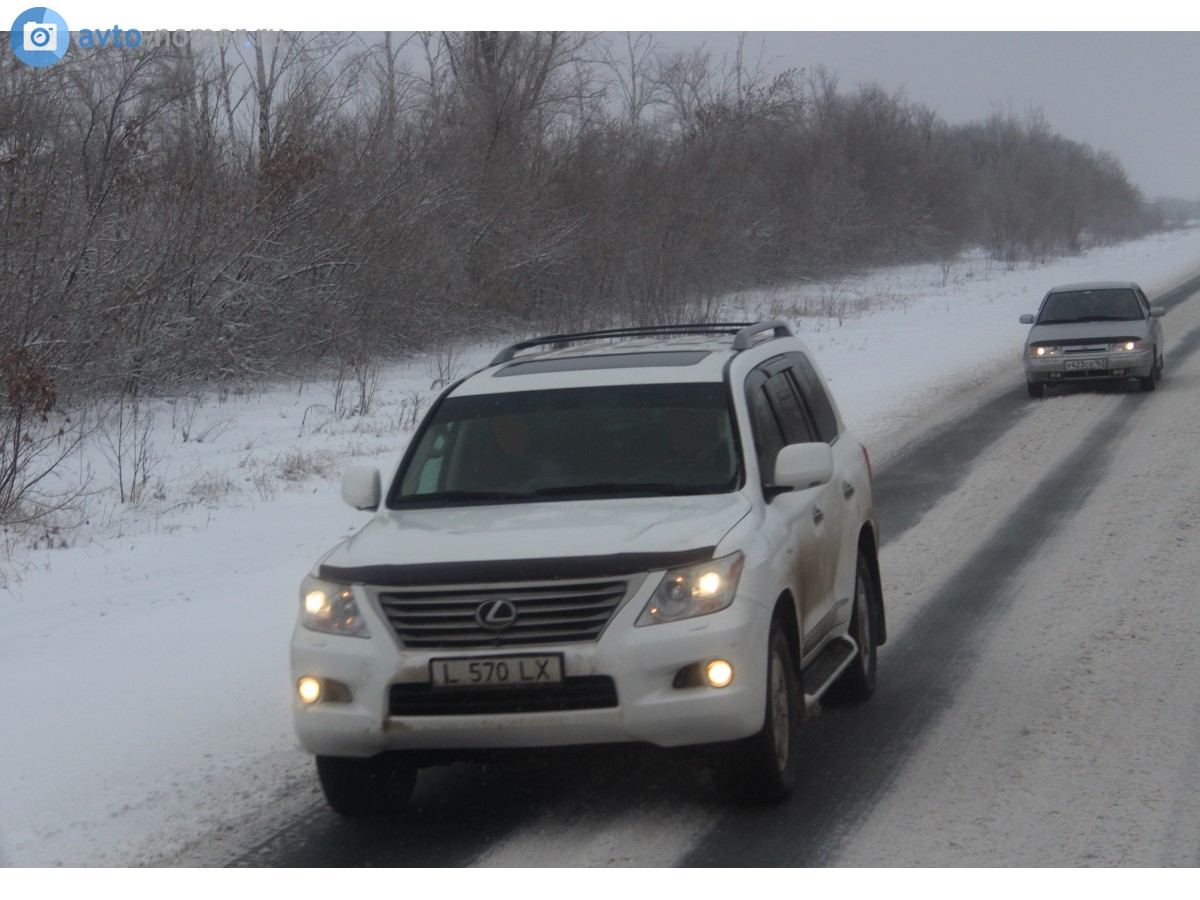 L 570 LX, Lexus LX 3rd gen (J200), 2007–2012