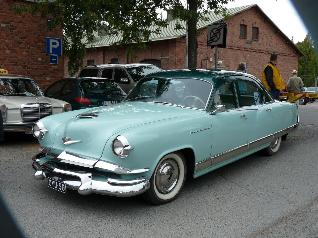 CYU-50, Kaiser Manhattan 1st gen 4-door Sedan (K5221/K5321), 1951–1953