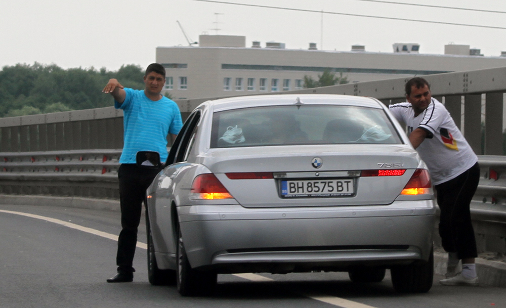 BH 8575 BT, BMW 7 Series 4th gen (E65–E68), 2001–2005