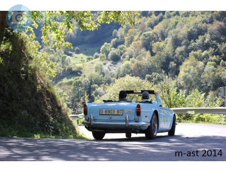 O 6903 BT, Triumph TR250