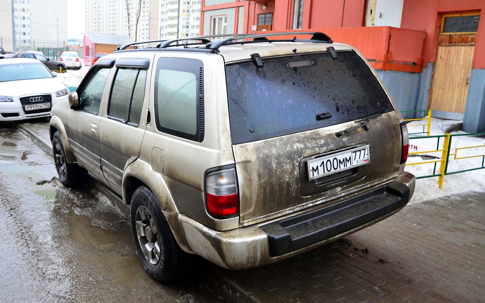 м 100 мм 777, Infiniti QX4 