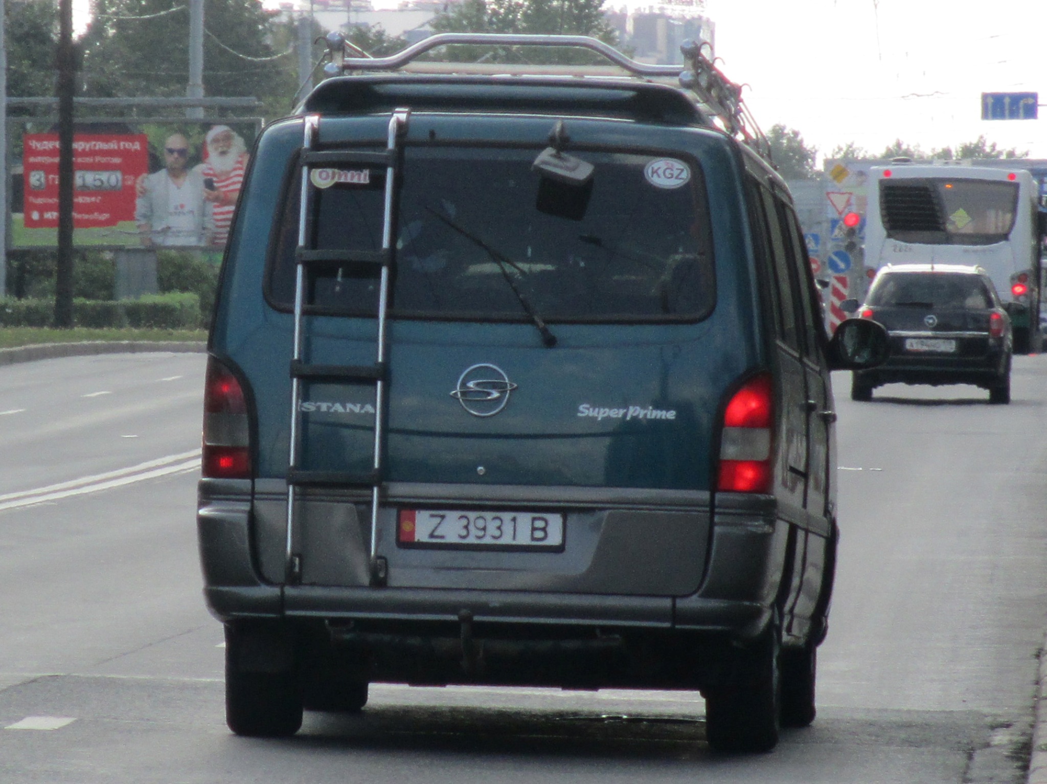 Z 3931 B, SsangYong (KGM) Istana 1st gen, 1995–2004