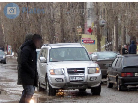 57 BJ 677, Mitsubishi Montero