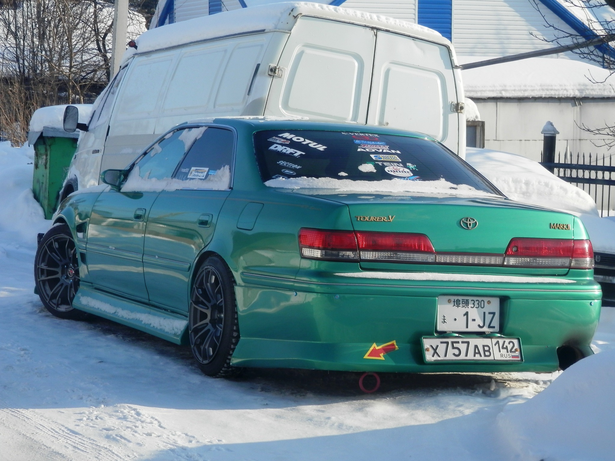 х 757 ав 142, Toyota Mark II 8th gen Hardtop (X100), 1996–2000