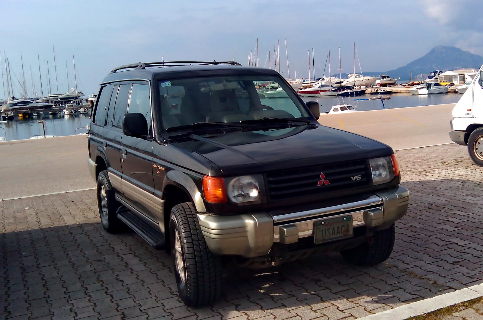 USAACA , Mitsubishi Montero 2nd gen 5-door SUV (V20/NH/NJ/NK/NL), 1991–1999