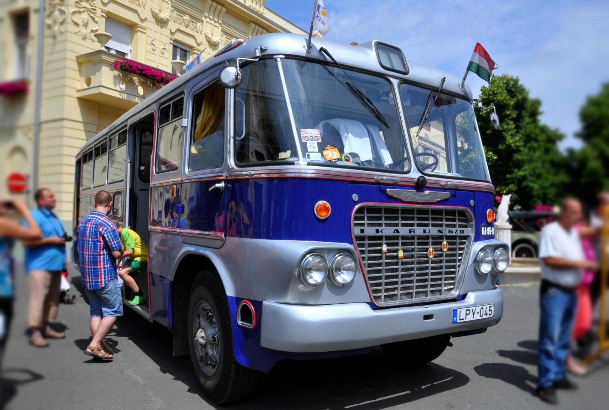 LPY-045, Ikarus 620 